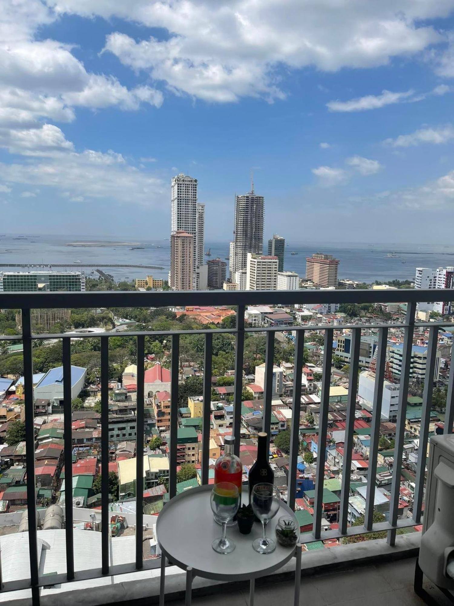 Green Residences Stays By Pbyy Manila Eksteriør bilde